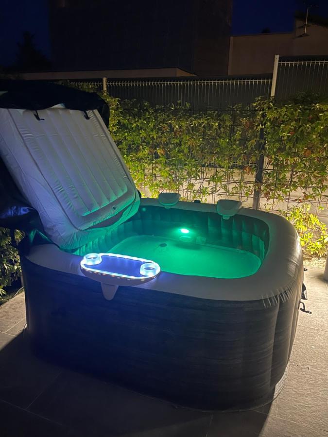Appartement De Caractere Avec Jacuzzi Fréjus Exteriér fotografie